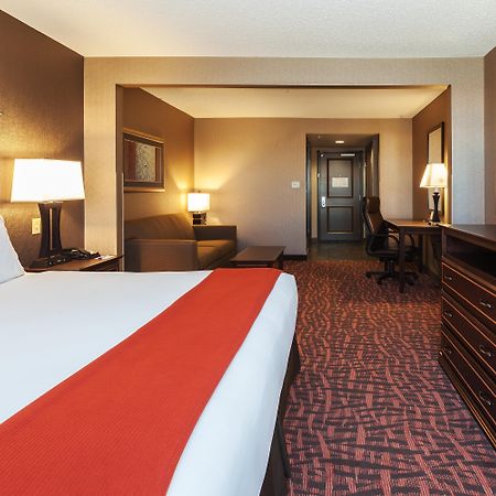 Holiday Inn Express Hotel & Suites Cheyenne By Ihg Exterior photo