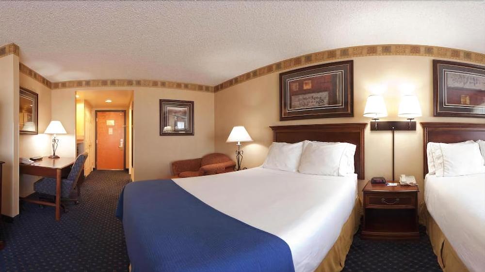 Holiday Inn Express Hotel & Suites Cheyenne By Ihg Exterior photo