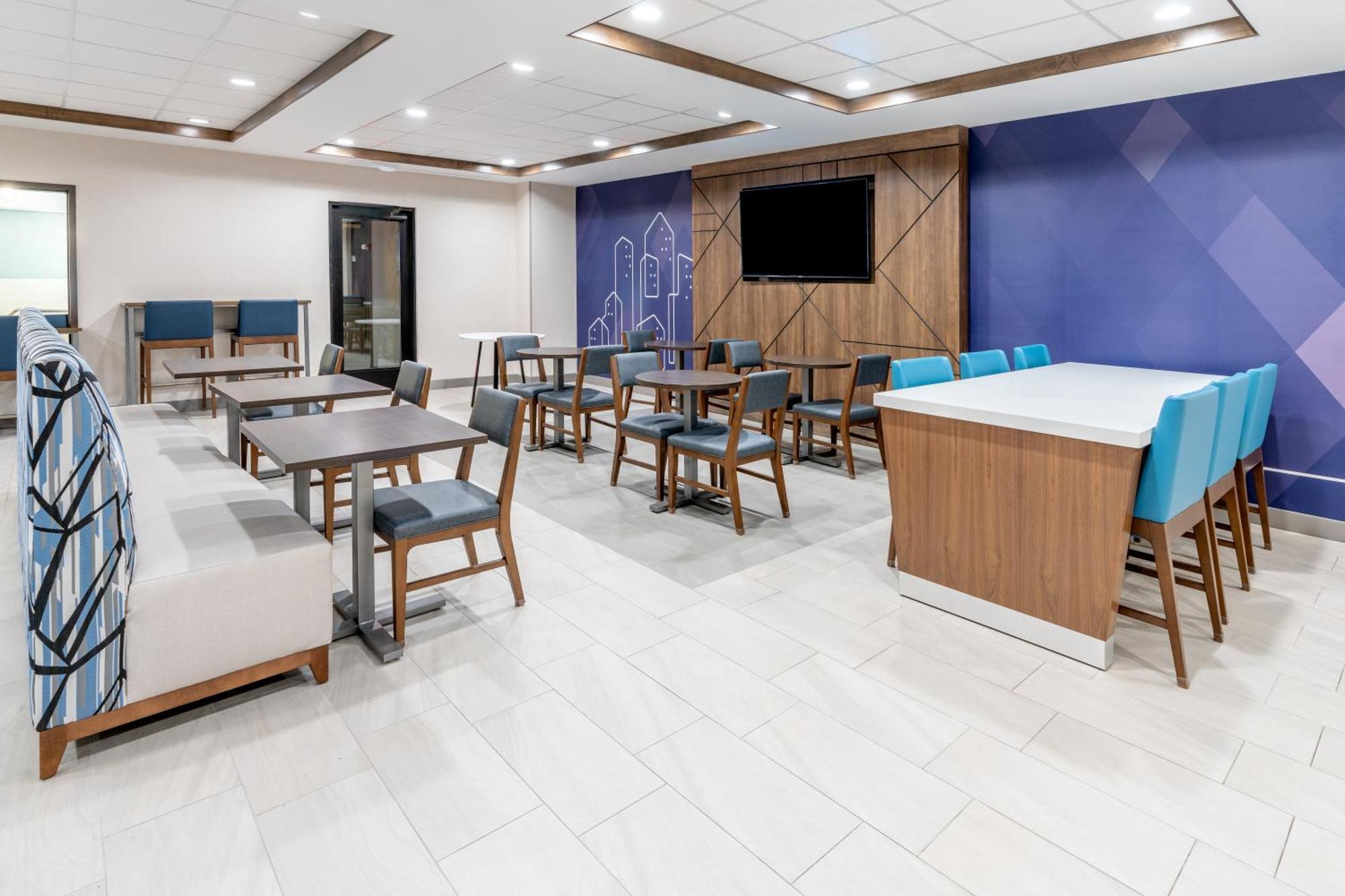 Holiday Inn Express Hotel & Suites Cheyenne By Ihg Exterior photo